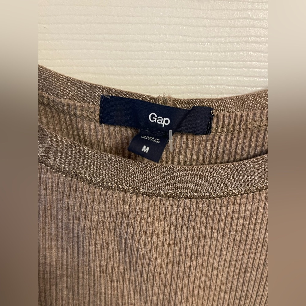GAP Taupe Ribbed Knit Top - Picture 3 of 6